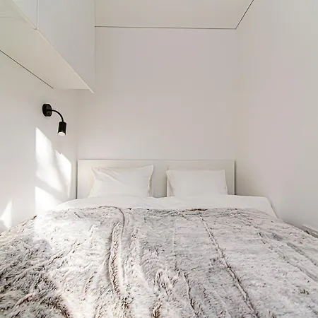 Crossroads Apartment *