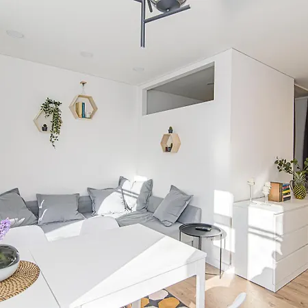 Crossroads Apartment